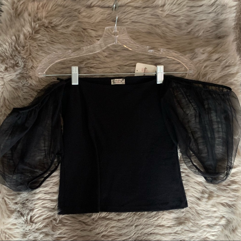 FREE PEOPLE OFF THE SHOULDER TOP